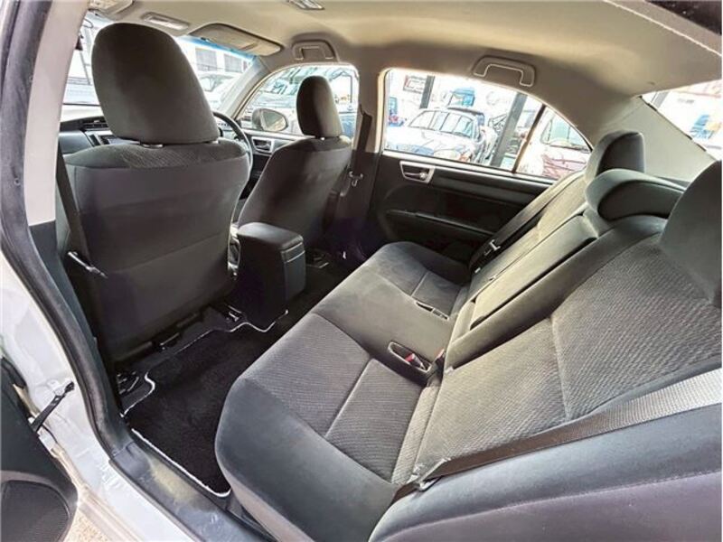 COROLLA AXIO