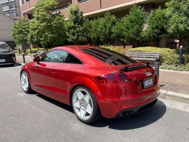 TT