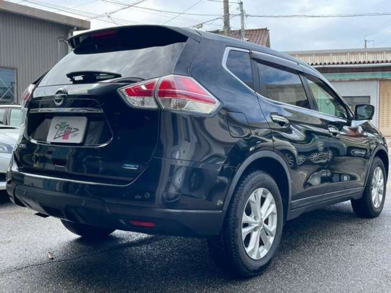X-TRAIL