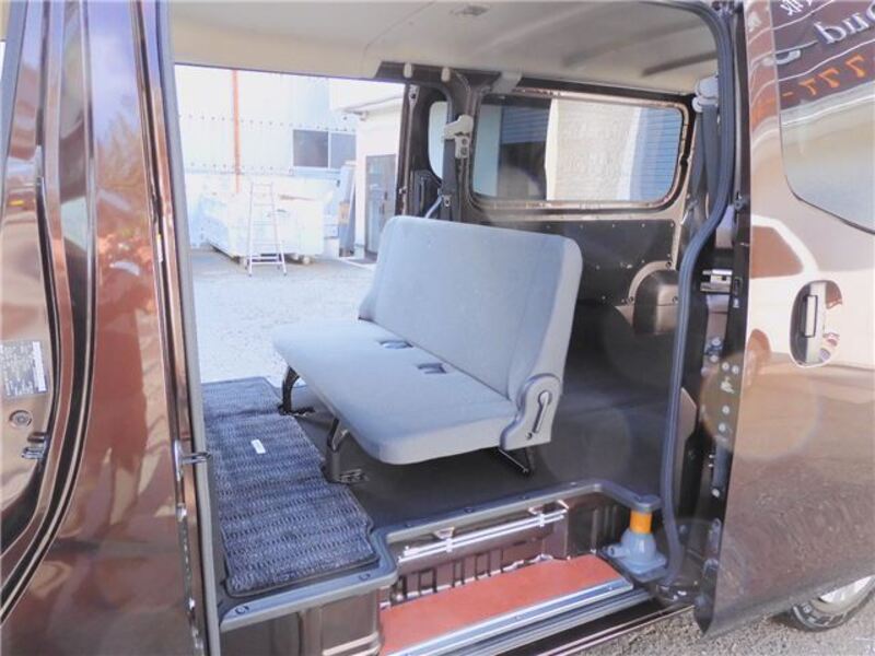 CARAVAN VAN