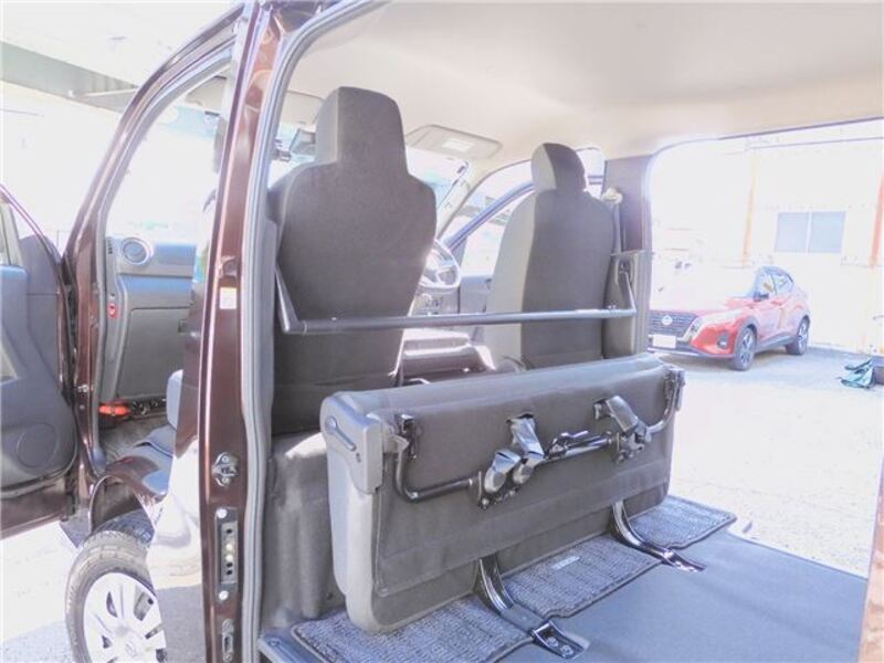 CARAVAN VAN
