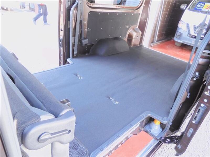 CARAVAN VAN