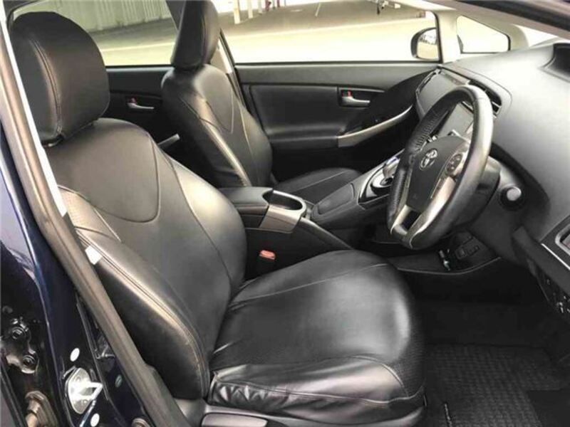 PRIUS PHV