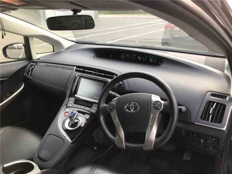 PRIUS PHV