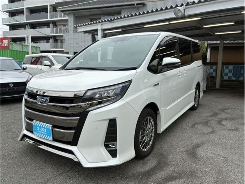 TOYOTA NOAH