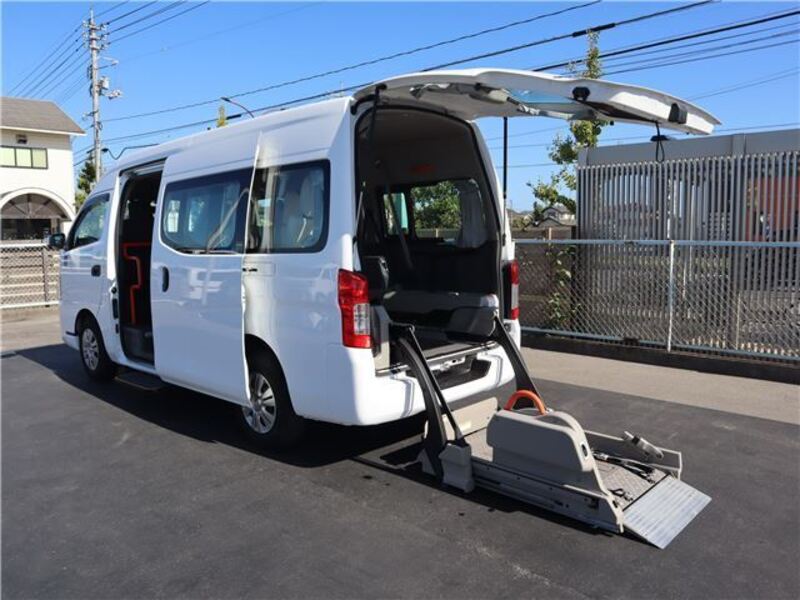 NV350 CARAVAN-0