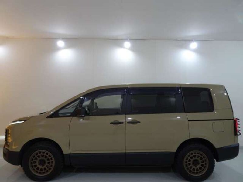 DELICA D5