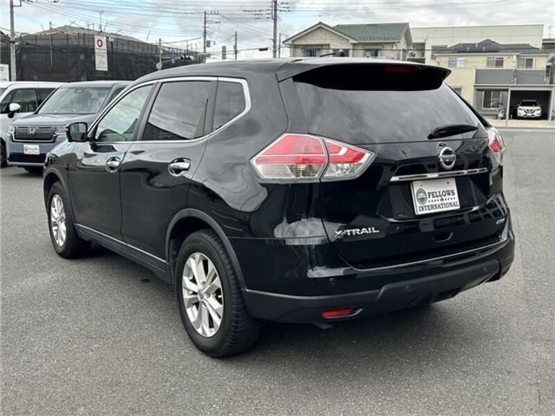 X-TRAIL