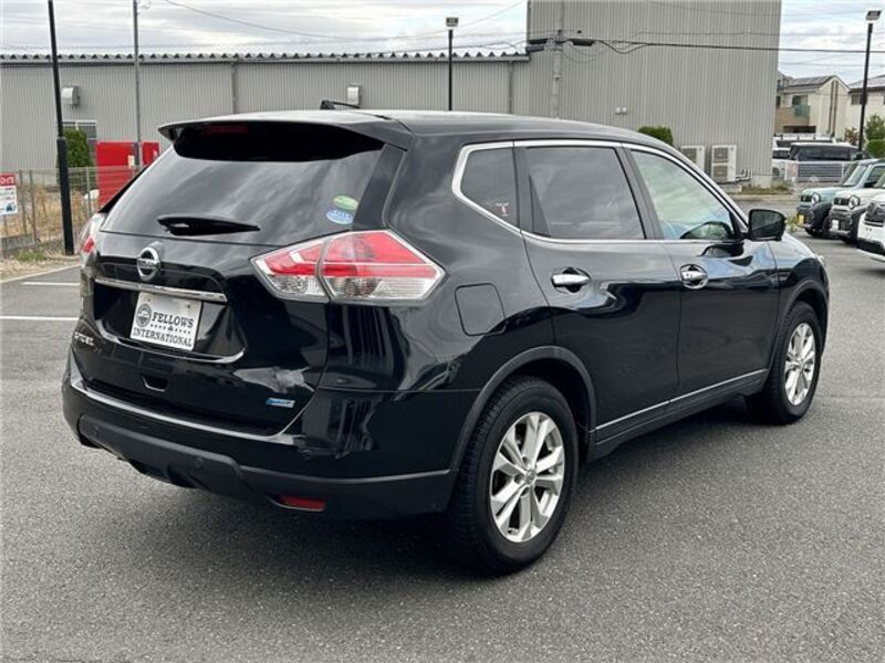 X-TRAIL