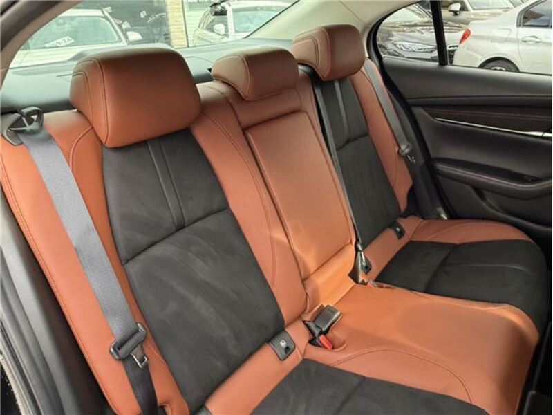 MAZDA3