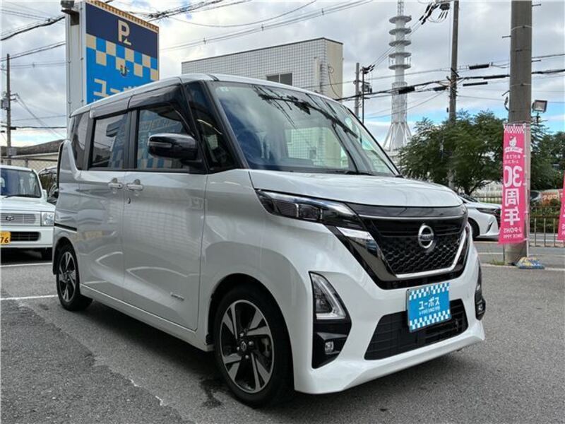NISSAN ROOX
