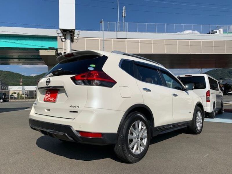 X-TRAIL