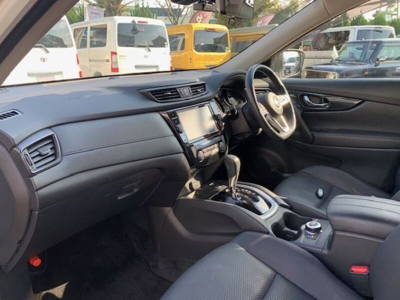 X-TRAIL