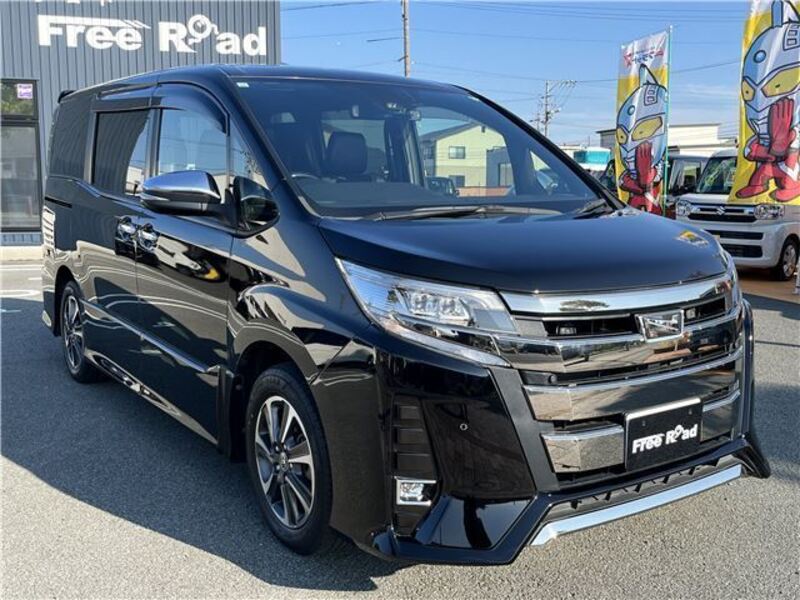 TOYOTA NOAH