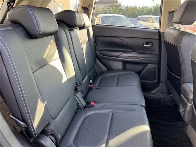 OUTLANDER PHEV