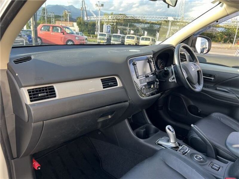 OUTLANDER PHEV