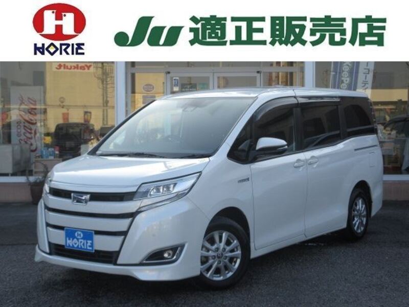 TOYOTA NOAH