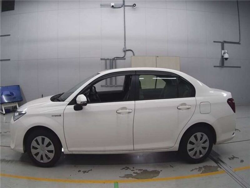 COROLLA AXIO