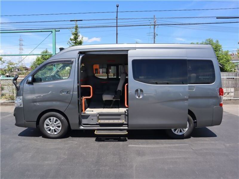 NV350 CARAVAN-0