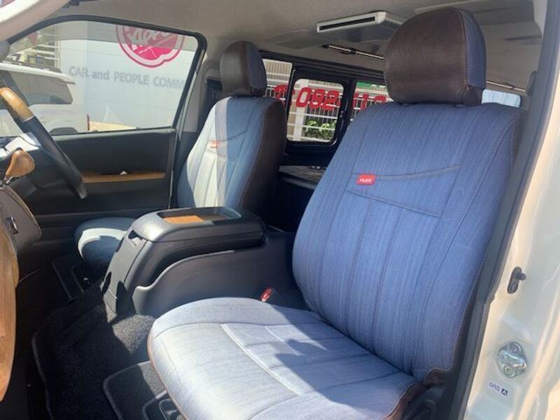 HIACE VAN
