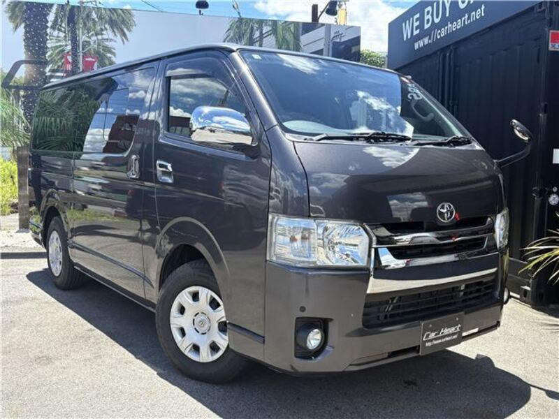 TOYOTA HIACE