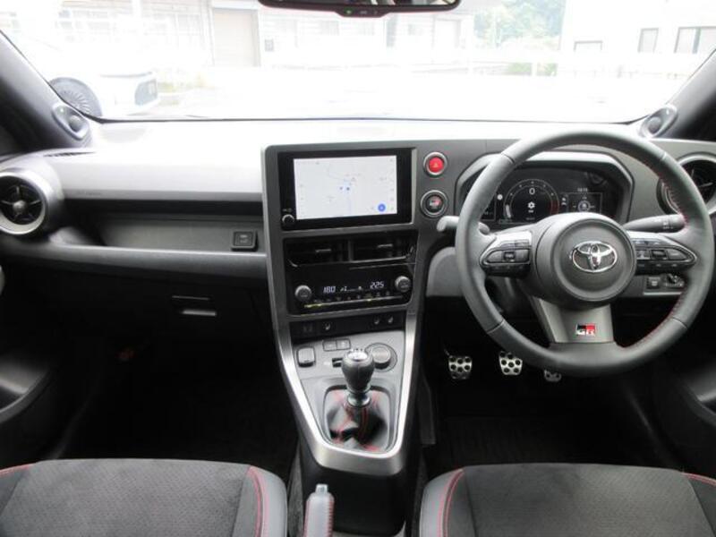 GR YARIS