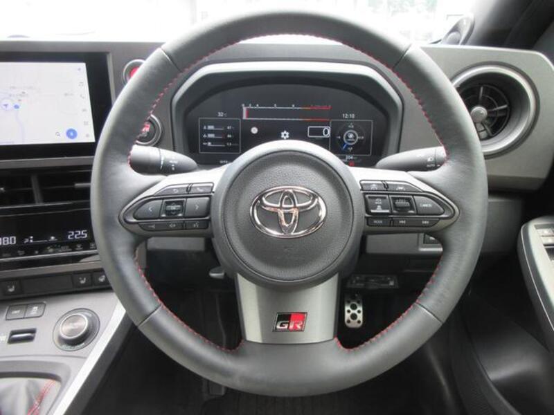 GR YARIS