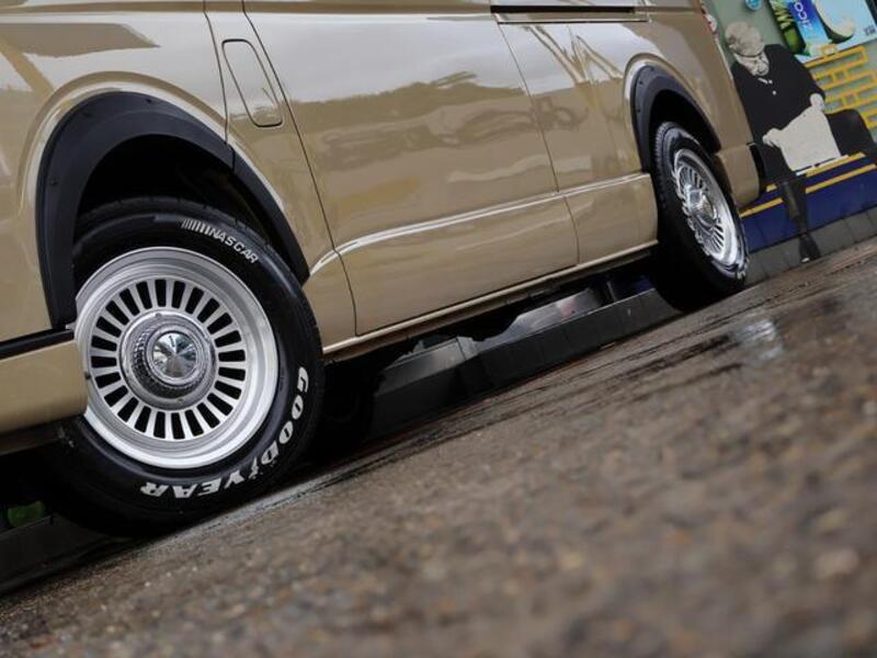 HIACE VAN