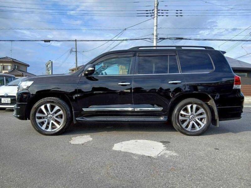 LAND CRUISER