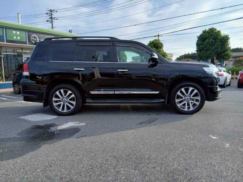 LAND CRUISER