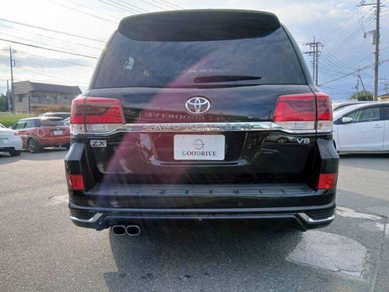 LAND CRUISER
