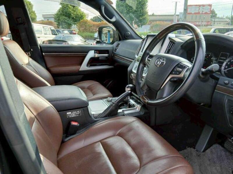 LAND CRUISER