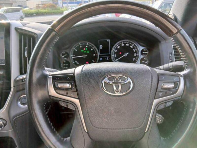 LAND CRUISER
