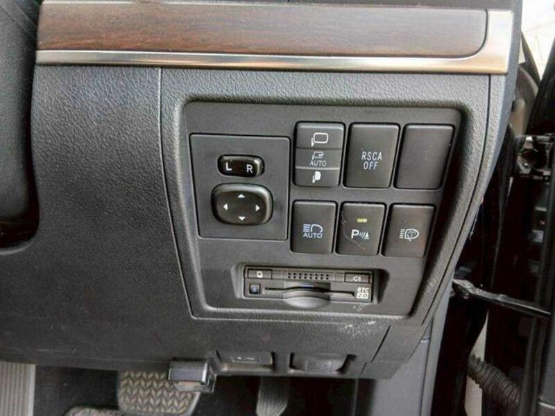 LAND CRUISER