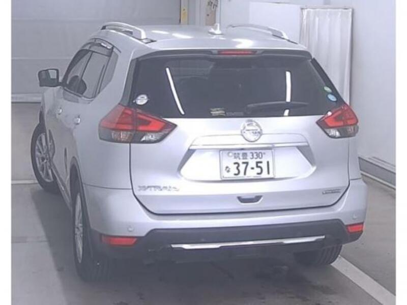 X-TRAIL