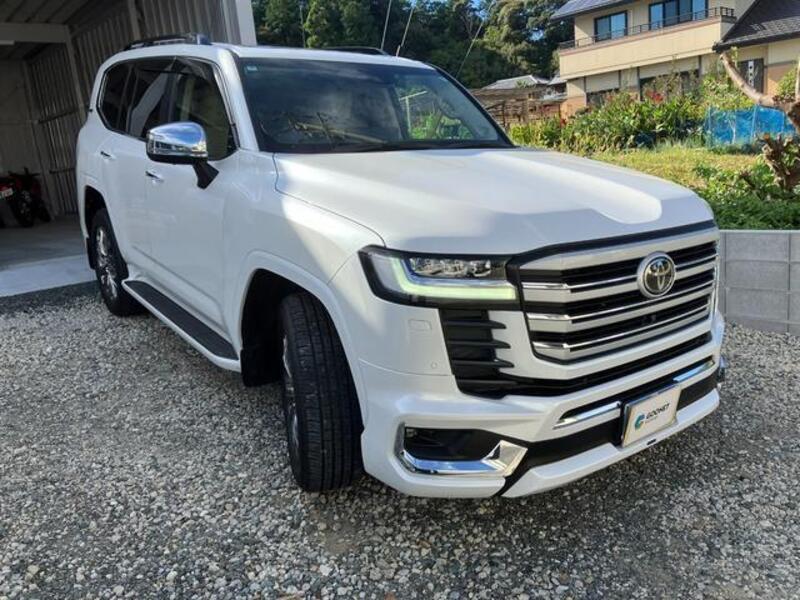 LAND CRUISER