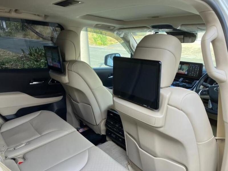 LAND CRUISER
