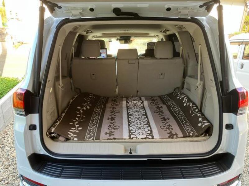 LAND CRUISER