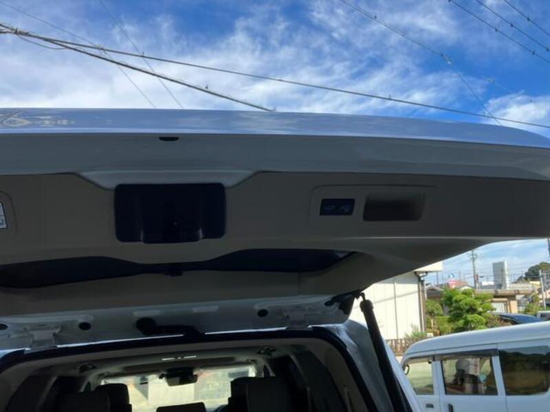 LAND CRUISER