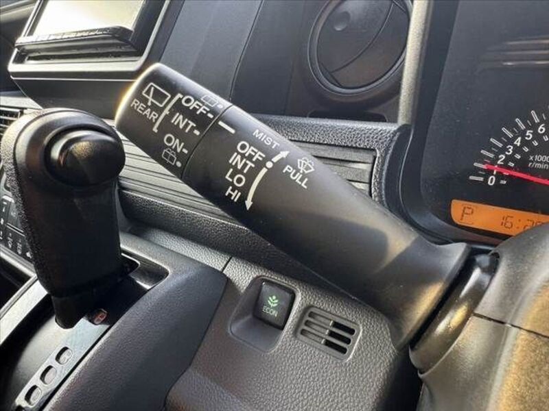 N-VAN