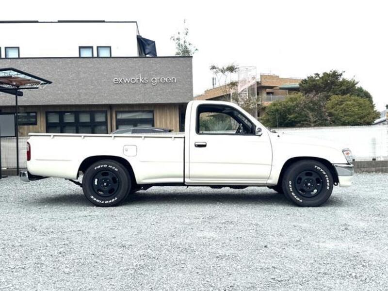 HILUX