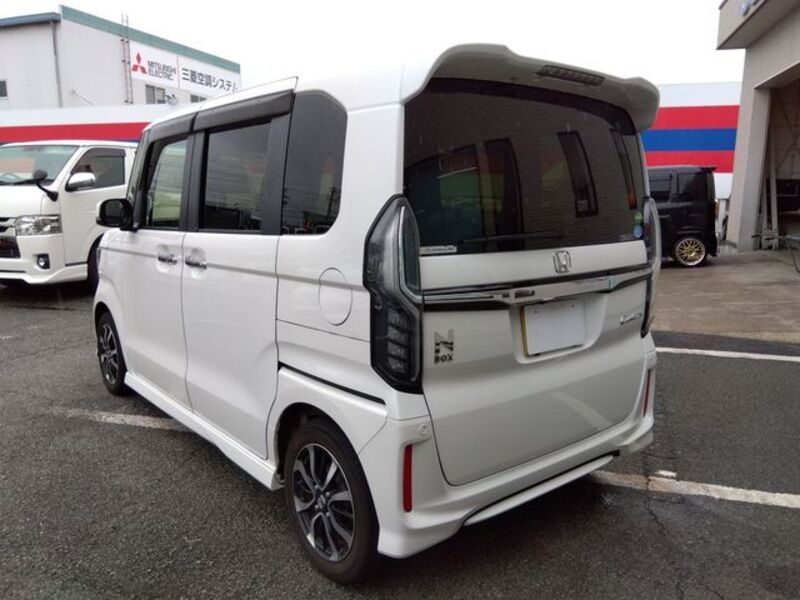 N BOX CUSTOM