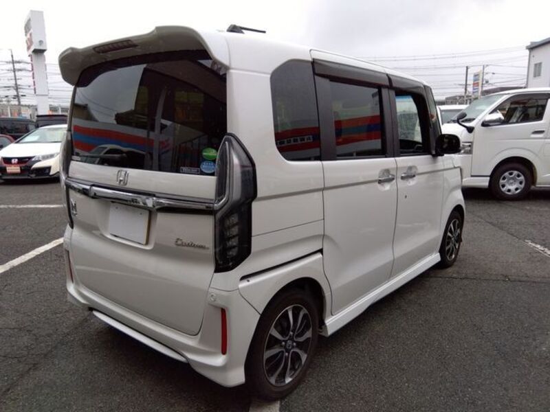 N BOX CUSTOM