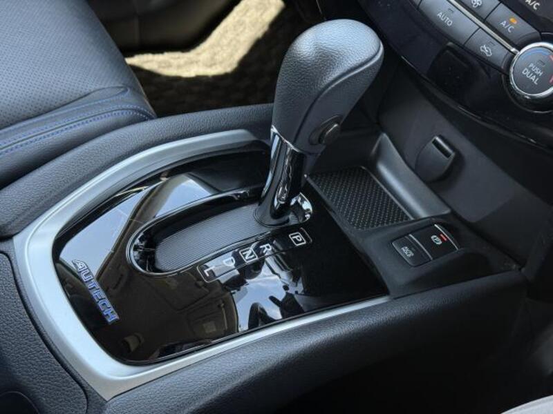 X-TRAIL
