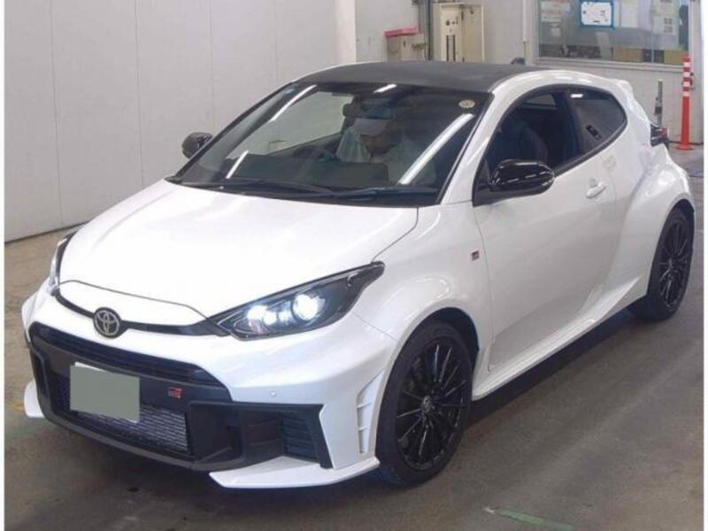 GR YARIS