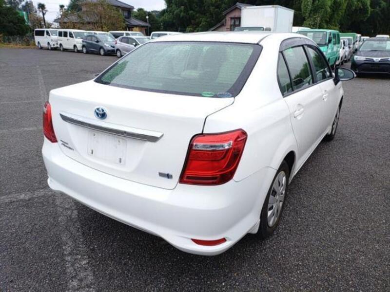COROLLA AXIO