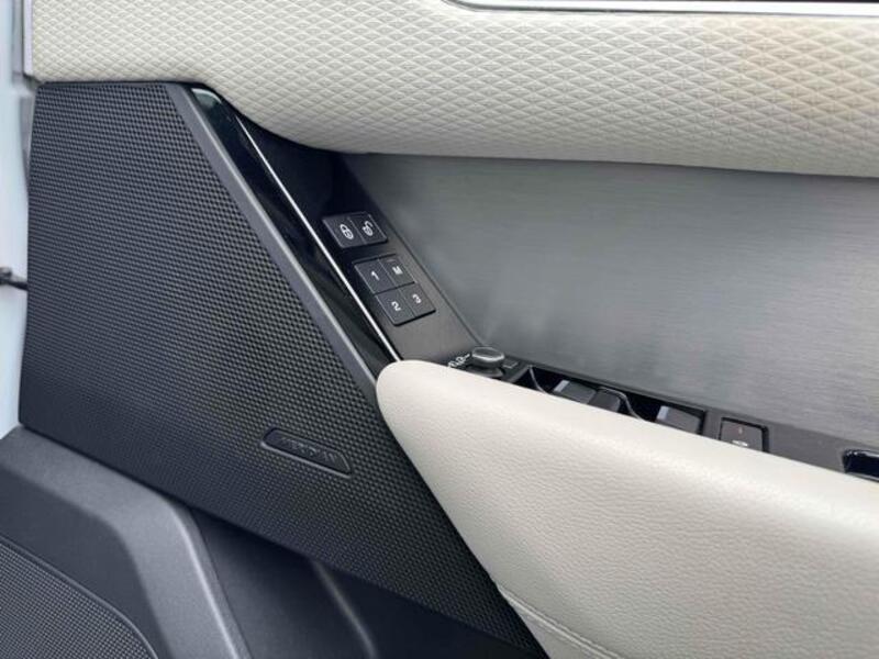 RANGE ROVER VELAR
