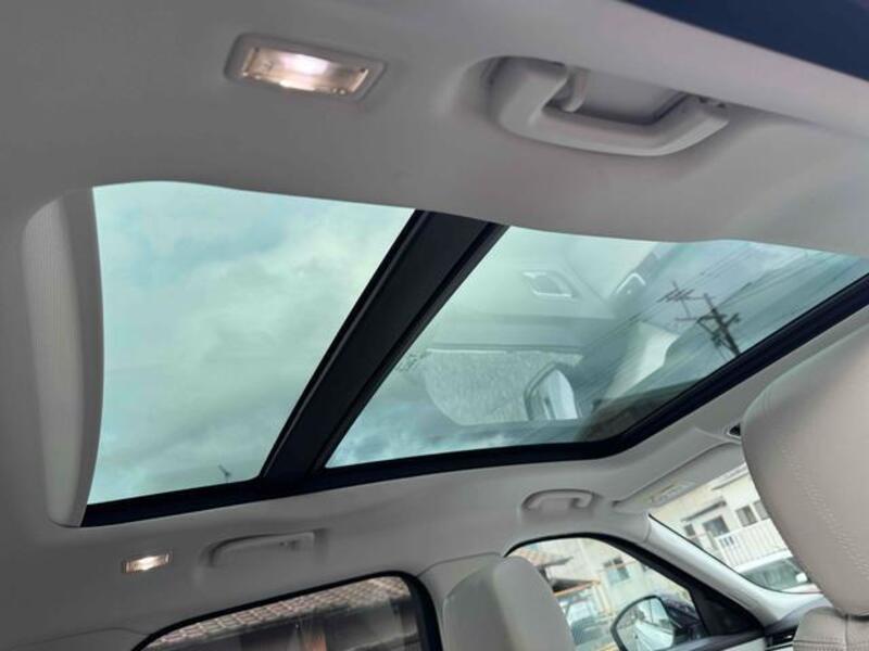 RANGE ROVER VELAR