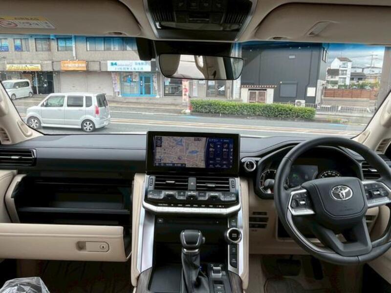 LAND CRUISER