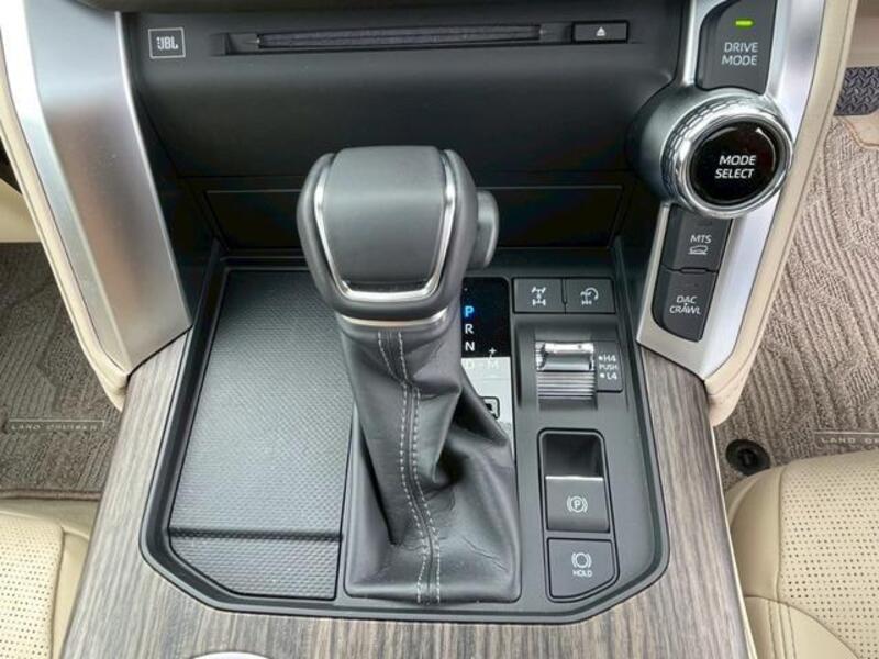 LAND CRUISER